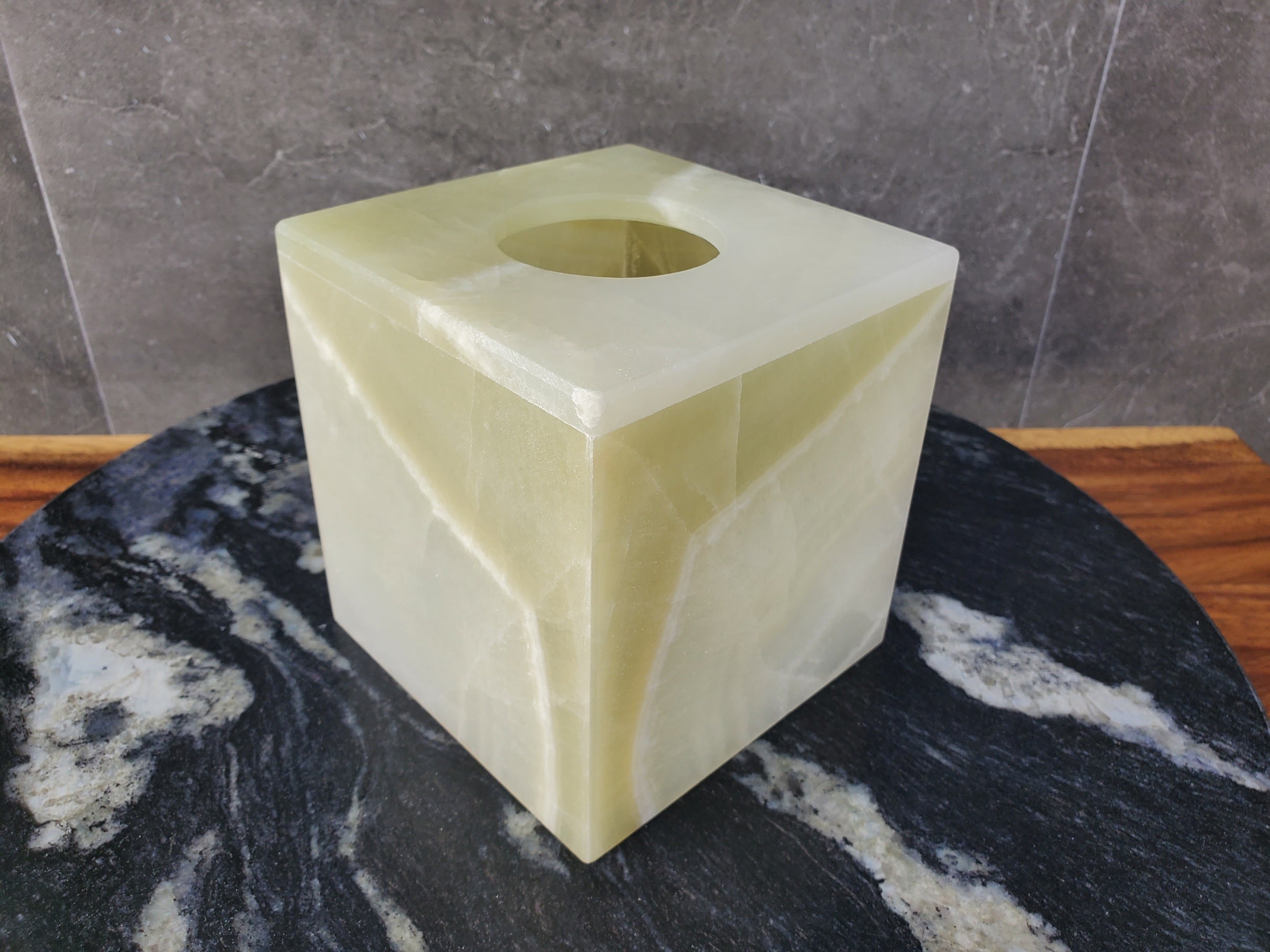 Green Onyx Stone Tissue Cover, Square. Fast Shipping, Handmade. Standard Cube Size. Buy Now at www.felipe grace.com.