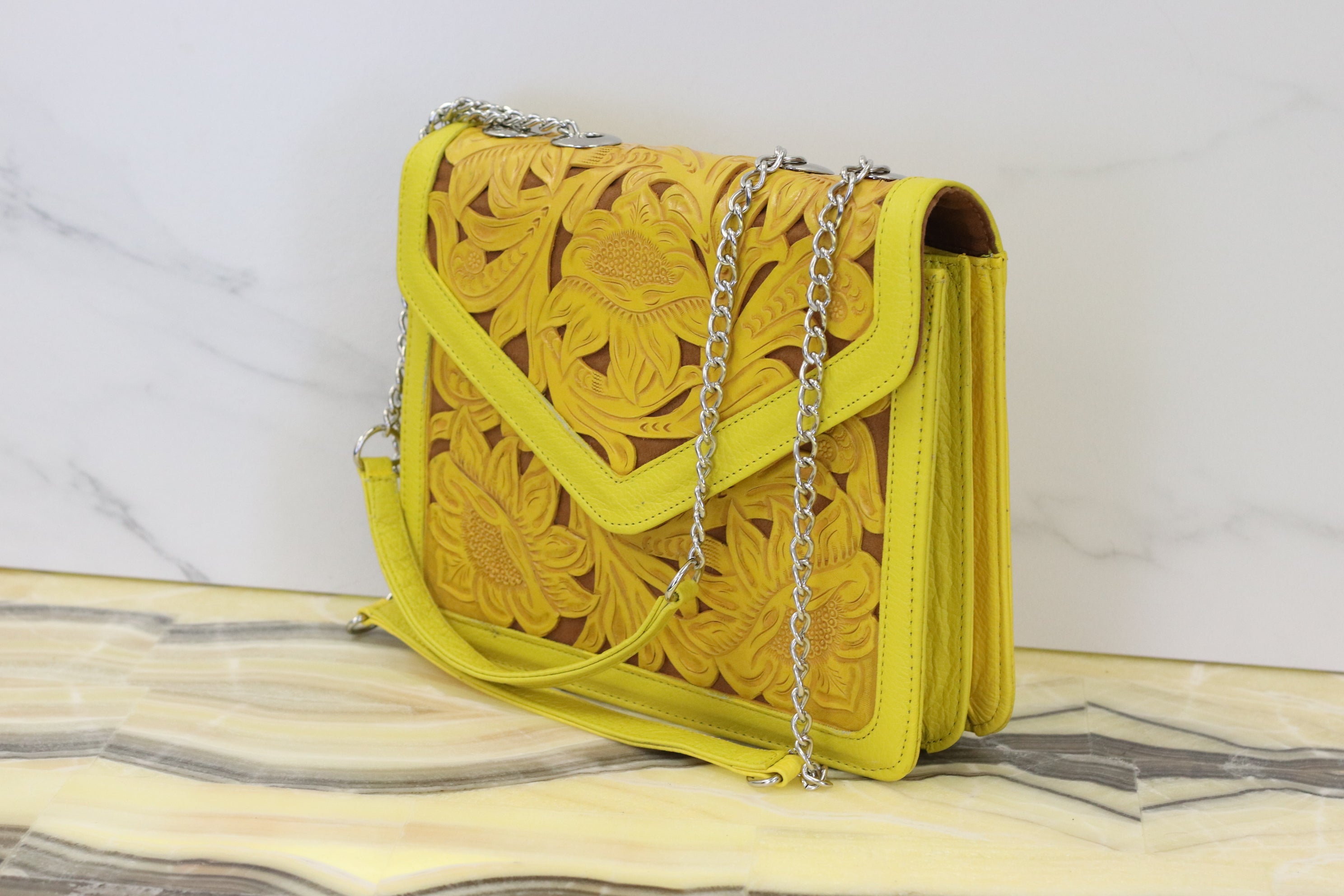 Buy Metro Yellow Textured Medium Sling Handbag For Women At Best Price @  Tata CLiQ